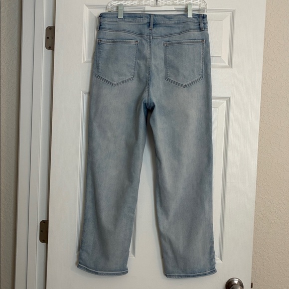 Athleta Women’s Straight Leg High Waist Light Wash Blue Jeans Size 10 - Picture 4 of 8